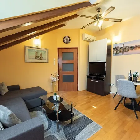 Coast Apartamento *